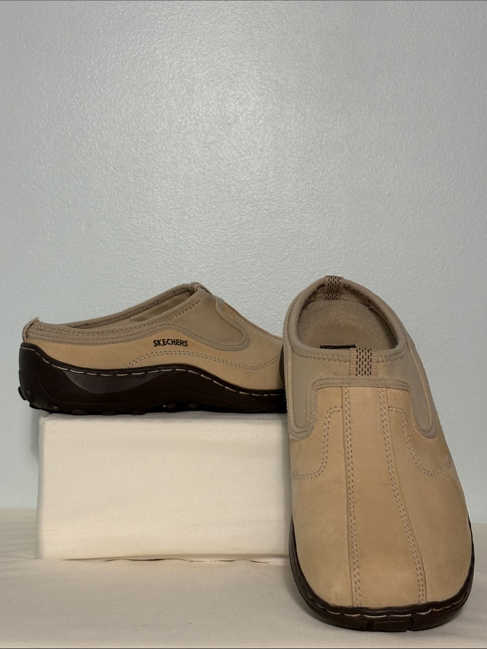 Vintage Women’s Skechers Sports Premium Tan Leather Open-Back Mule Clog. Size-8